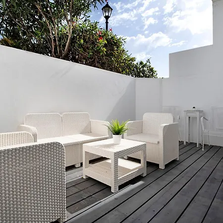 Daire Lovely Ground Floor *